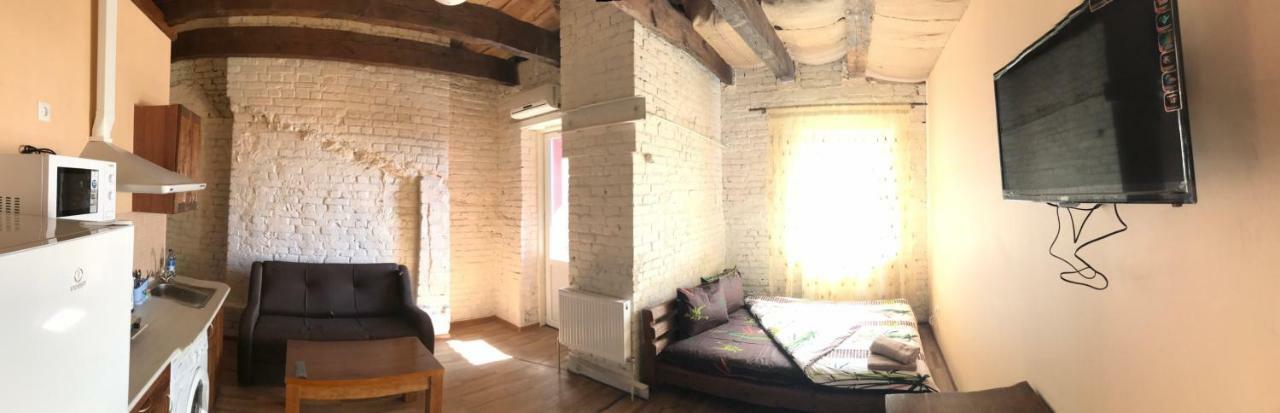 Two-Floor Apartments And Studio 2-Х Этажные Апартаменты И Студия В Самом Центре Kharkiv Bagian luar foto